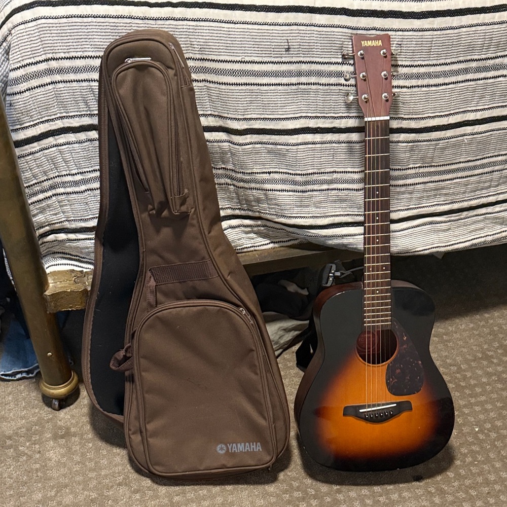 Yamaha Brown Guitar Bag and guitar